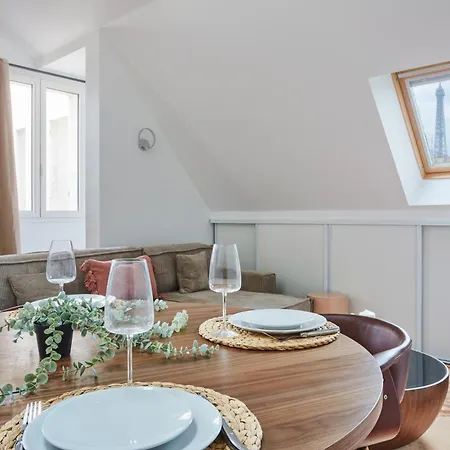 Climatise 1br Triangle D'or Apartment Paris